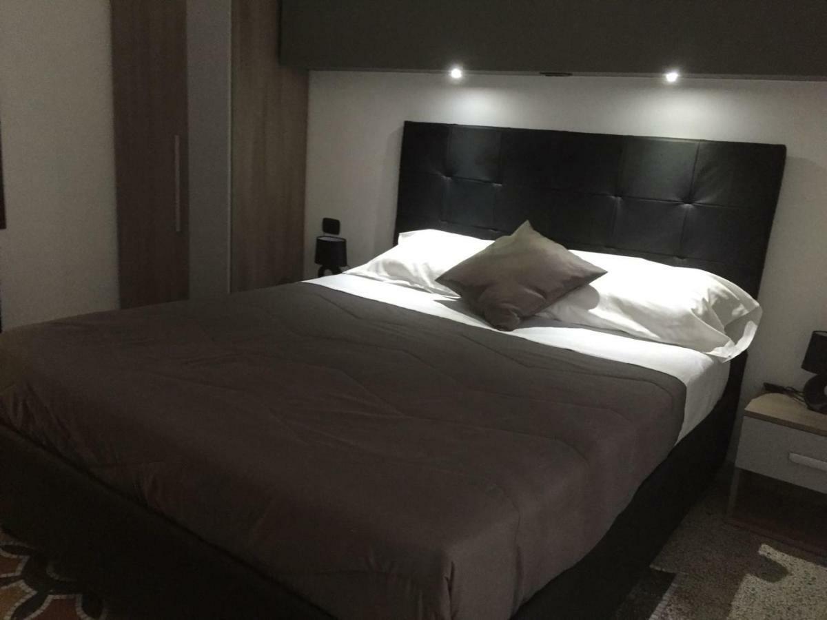 Mb95 - Mezzocannone Luxurious Bed&Breakfast Nápoles Exterior foto