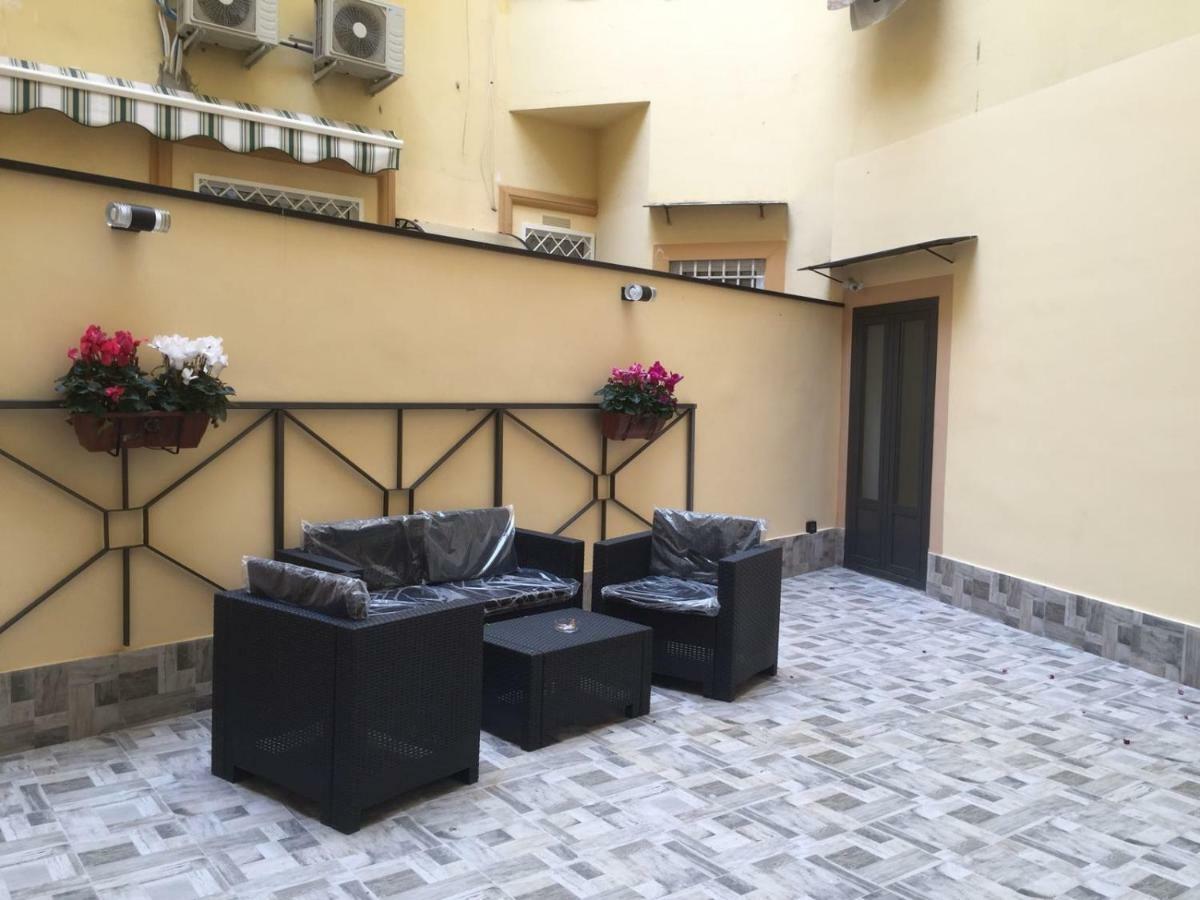 Mb95 - Mezzocannone Luxurious Bed&Breakfast Nápoles Exterior foto